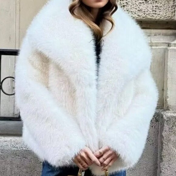 White Preppy Women's Casual Luxury Faux Fur Coat - Picture 6 of 6